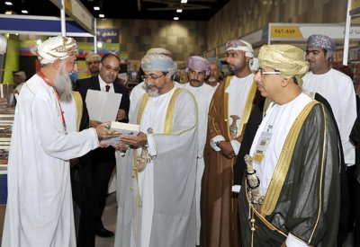 معرض مسقط للكتاب يجذب أكثر من مليون و 200 ألف زائر  