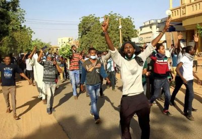 البشير يأمر بمراجعة اتفاق إدارة مرفأ بورتسودان