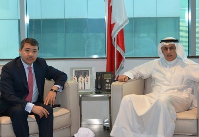 وزير الصناعة يجتمع مع سفير كازاخستان