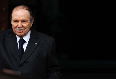 بوتفليقة ينسحب من الانتخابات الرئاسية ويؤجل موعدها