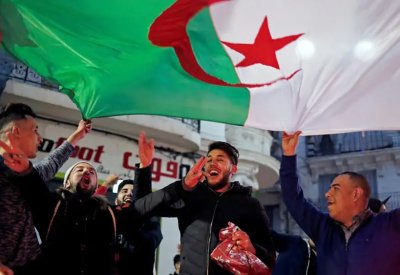 الجزائر.. سياسيون ومرشحون يرفضون قرارات بوتفليقة