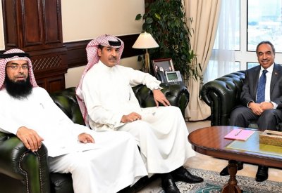 وزير الأشغال يبحث احتياجات ثامنة المحرق مع النائب الذوادي