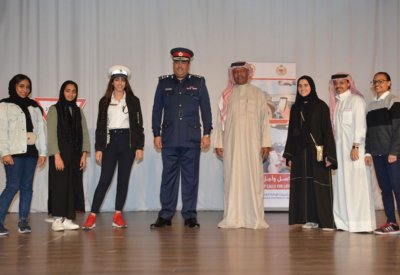 مدير عام المرور يكرم طلبة المرحلة الثانوية الفائزين بجائزة الثقافة المرورية