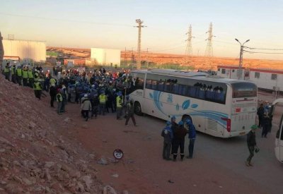 حراك الجزائر..مسيرات حاشدة لعمال شركة سوناطراك بالجنوب