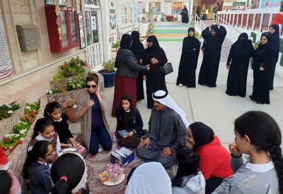 وزير التربية يتابع برنامج القراءة باللغة الإنجليزية بإعدادية الخليج العربي للبنات
