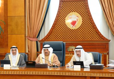سمو رئيس الوزراء يوجه بدراسة تنفيذ 11 مشروعاً وخدمةً للمواطنين