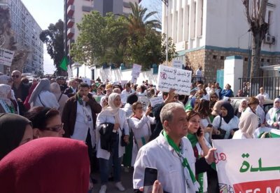 الجزائر..المآزر البیضاء تنضم للحراك وترفض بقاء بوتفليقة