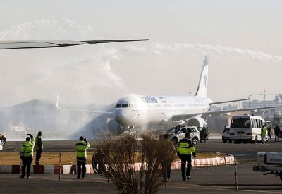  حريق يندلع في طائرة إيرانية.. وهلع بين الركاب
