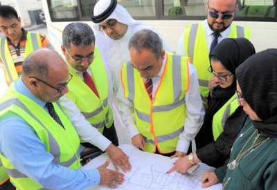 وزير الاشغال يتفقد مشاريع تطوير الطرق في السنابس