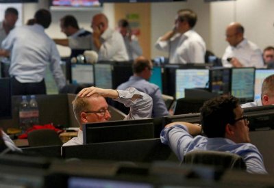  الأسهم الأوروبية تتراجع عن أعلى مستوى في نصف عام