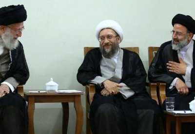أزمة خلافة خامنئي تلوح.. والأصابع تشير لشيخوخة النظام