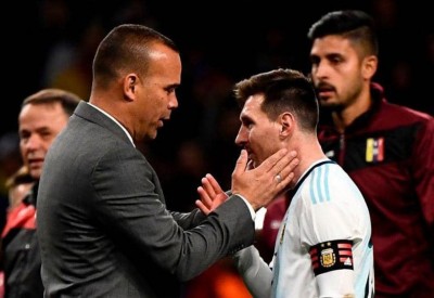  رغم قهر ميسي ورفاقه.. مدرب فنزويلا يقترب من "القرار الصعب"