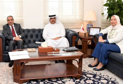 الوزير خلف يبحث مع النائبين السواد وآل عباس احتياجات دوائرهم الخدمية