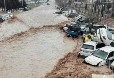 طهران مهددة بـ"طوفان" وسيول.. وارتفاع الوفيات لـ30