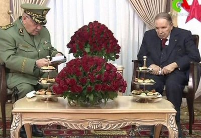  قائد الجيش الجزائري يطالب بإعلان منصب الرئاسة شاغرا
