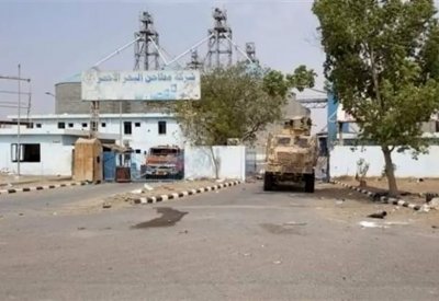 الحديدة.. الحوثي يقصف مطاحن البحر الأحمر مجدداً