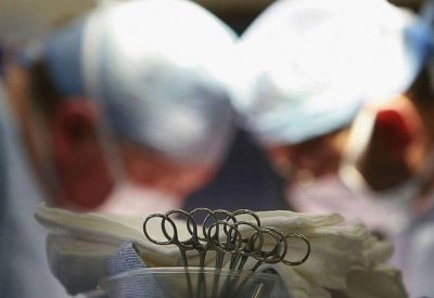 لأول مرة.. زراعة أعضاء من متبرع "حي" مصاب بالإيدز
