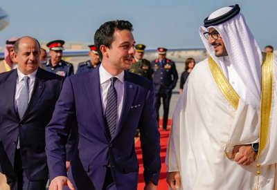 عيسى بن سلمان في مقدمة مستقبلي ولي عهد الأردن