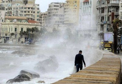 مصر "تغلق" 3 موانئ بسبب الأحوال الجوية