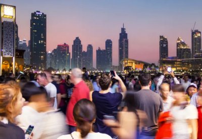 الإمارات تدرس ملف رسوم السياحة لتعزيز تنافسية القطاع