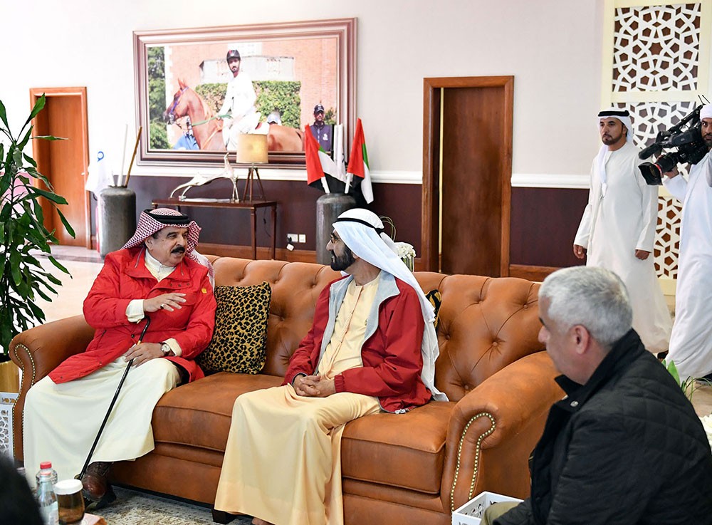جلالة الملك المفدى وسمو الشيخ محمد بن راشد يشهدان منافسات سباق كأس جلالته للقدرة