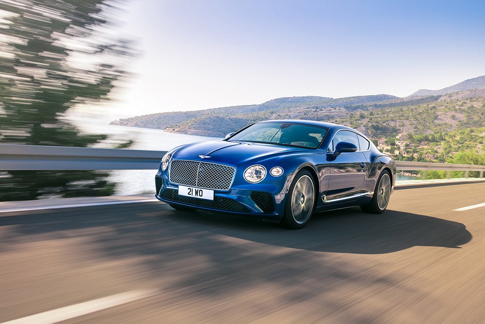 BENTLEY تتألّق في ’معرض جنيف الدولي للسيارات‘