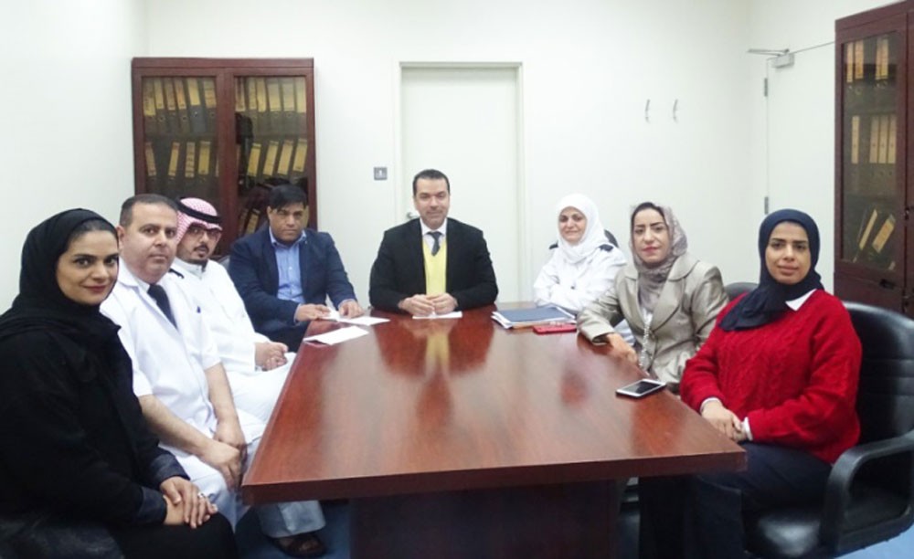 رئيس الطوارئ يجتمع مع اعضاء اللجنة الطبية لسباقات الفورمولا 1