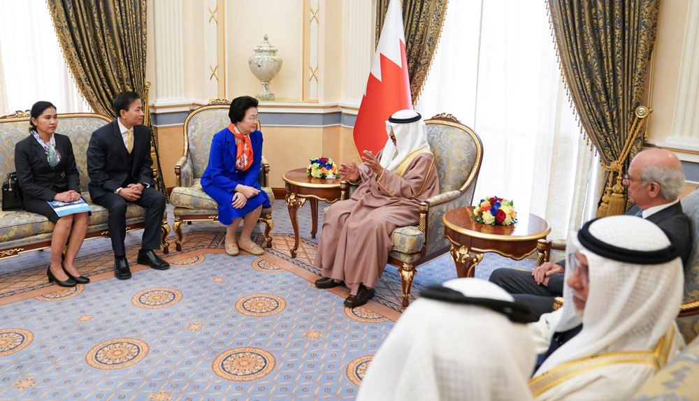 سمو رئيس الوزراء يستقبل وفداً تايلندياً يمثل مستثمرين في القطاع الصحي‎