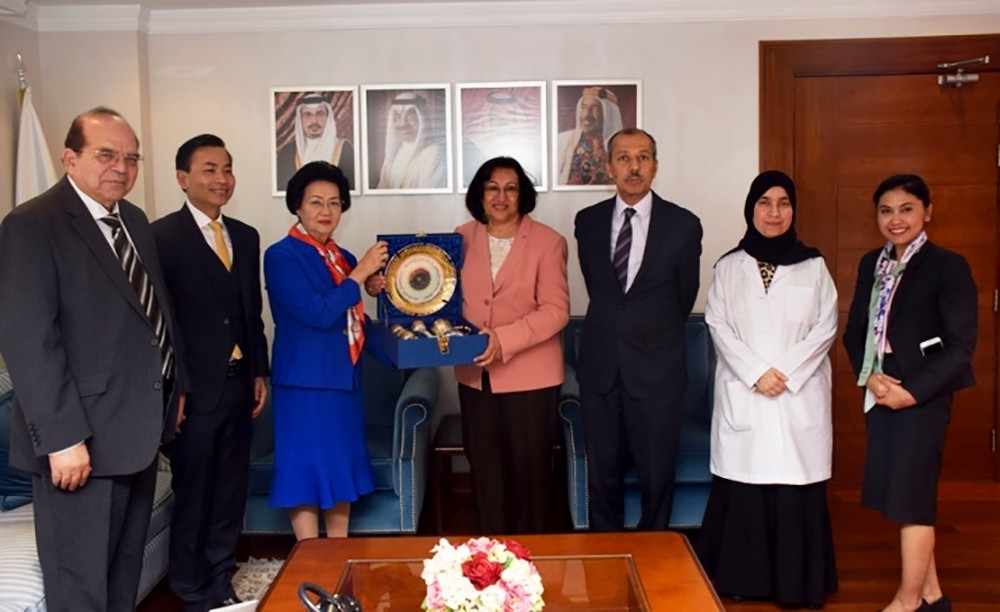 وزيرة الصحة تشيد بالخبرات الطبية التايلندية