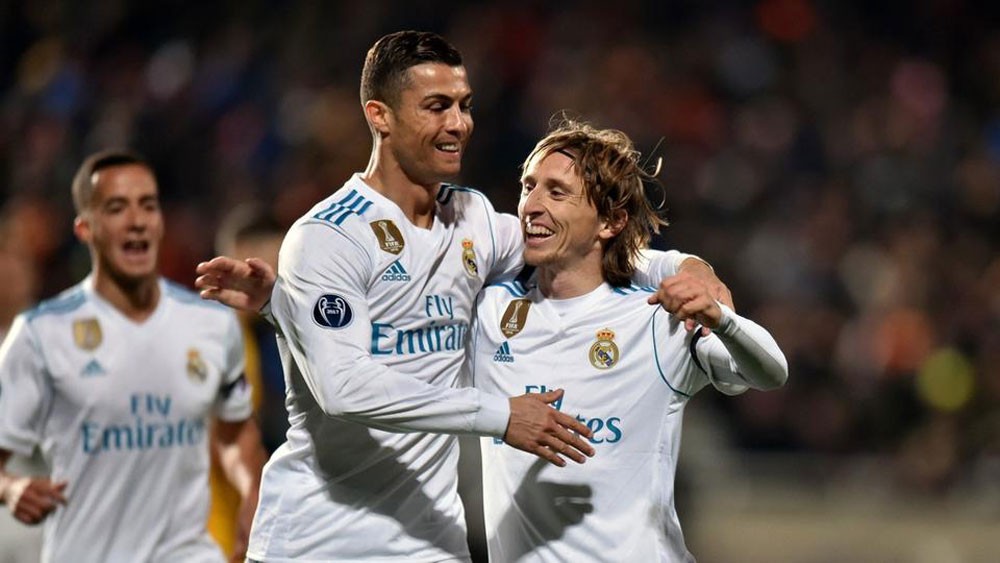 مودريتش يفتح النار على زملائه: فشلوا في تعويض رونالدو