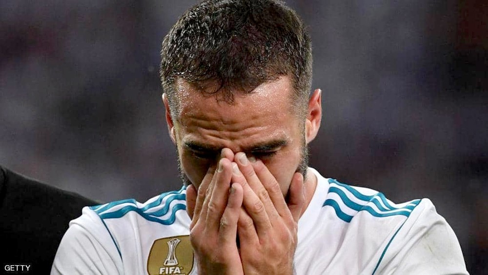 كارفاخال يغالب الدموع.. ويصف موسم ريال مدريد بـ"كلمة فاحشة"