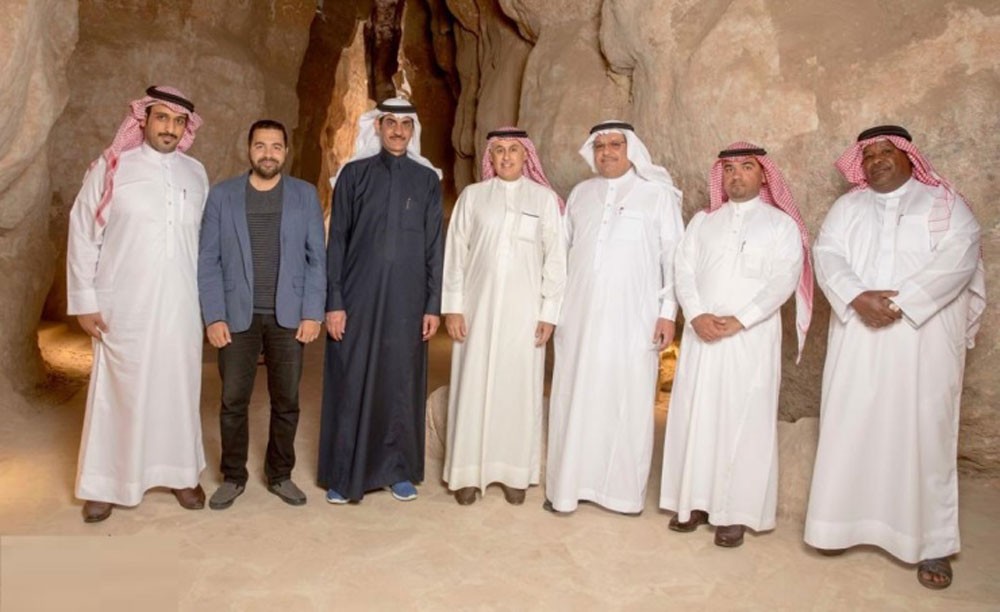وزير الصناعة يزور جبل قارة وسوق القيصرية بمنطقة الإحساء