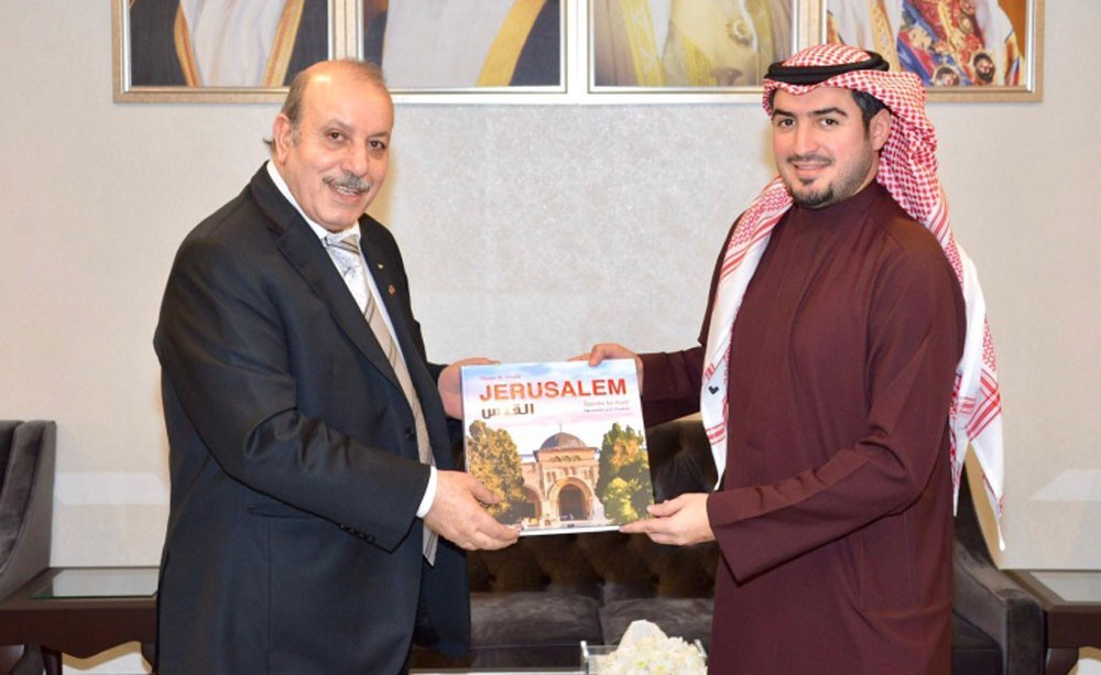 رئيس هيئة السياحة يلتقي بالسفير الفلسطيني