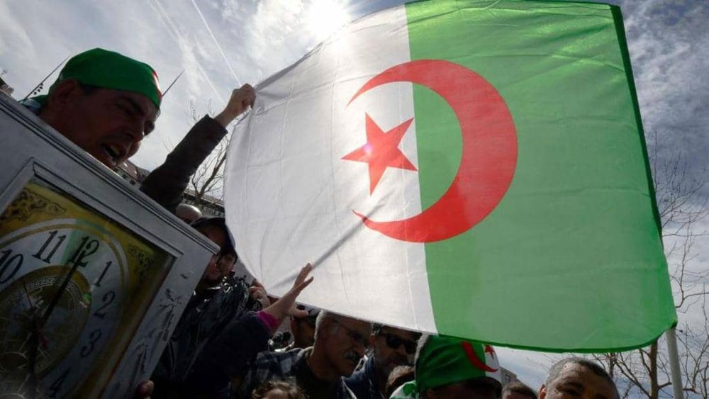انسحاب أول مرشح من انتخابات رئاسة الجزائر