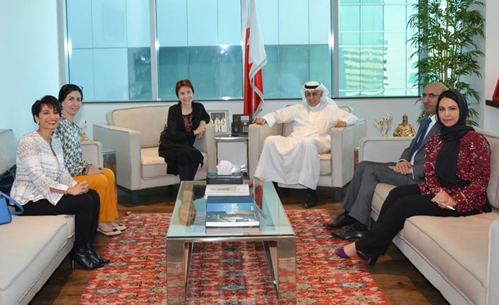 وزير الصناعة يستقبل السفيرة الفرنسية