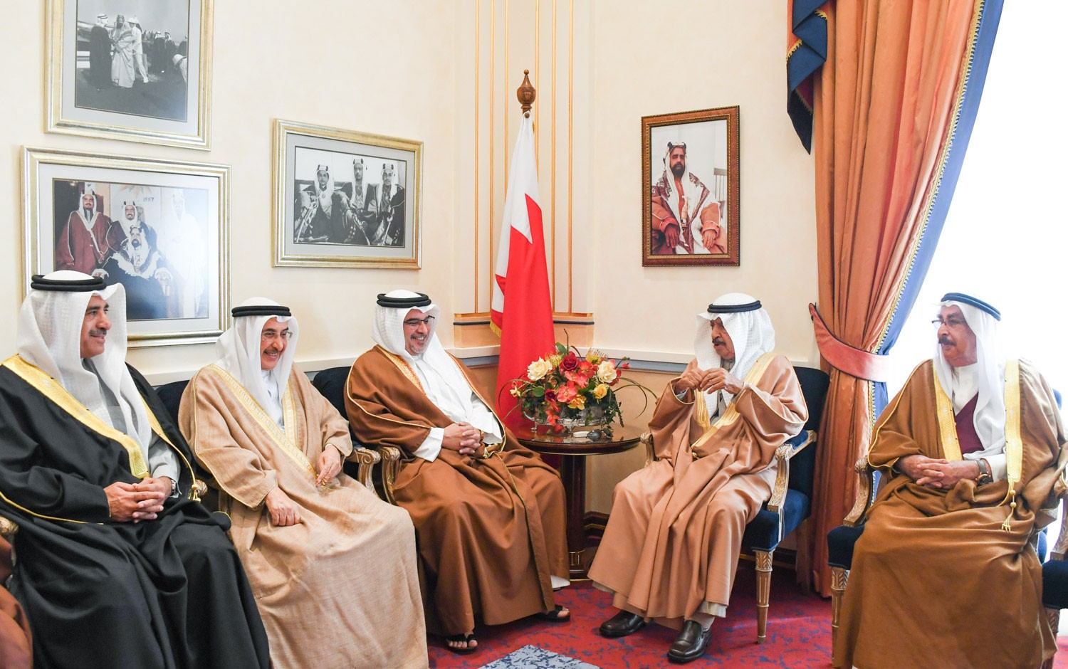 رئيس الوزراء وولي العهد: التنمية في المملكة أصبحت عنواناً بارزاً لعهد جلالة الملك