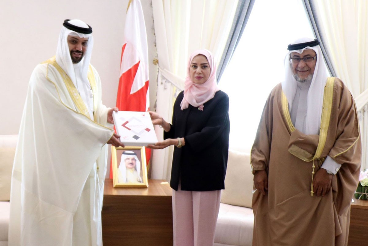 "المالية" تسلم البيانات التفصيلية للميزانية إلى السلطة التشريعية