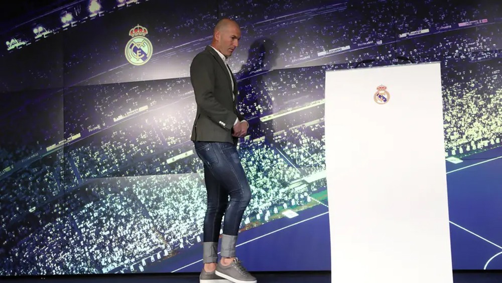 زيدان يعد جماهير ريال مدريد بـ"التغيير"