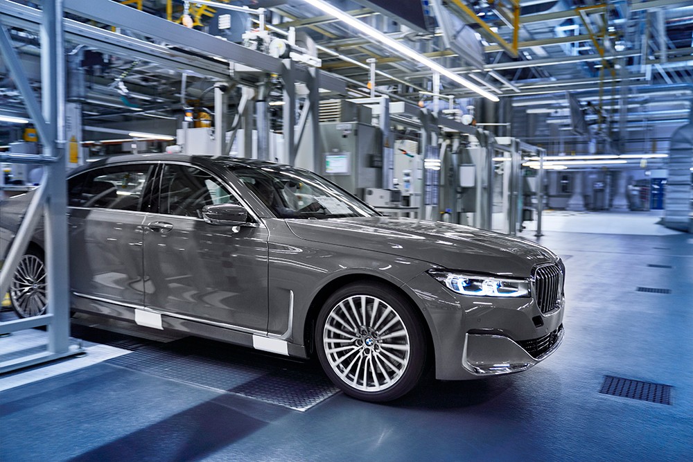الطراز الجديد من BMW الفئة السابعة صالون يدخل مرحلة الإنتاج