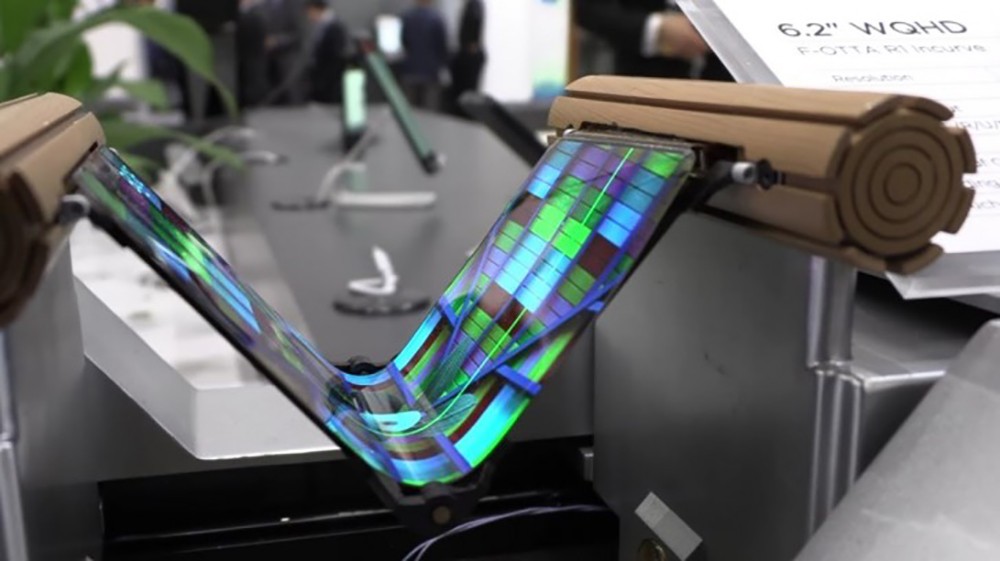 BOE تخطط لتوريد شاشات OLED لهواتف الأيفون القادمة