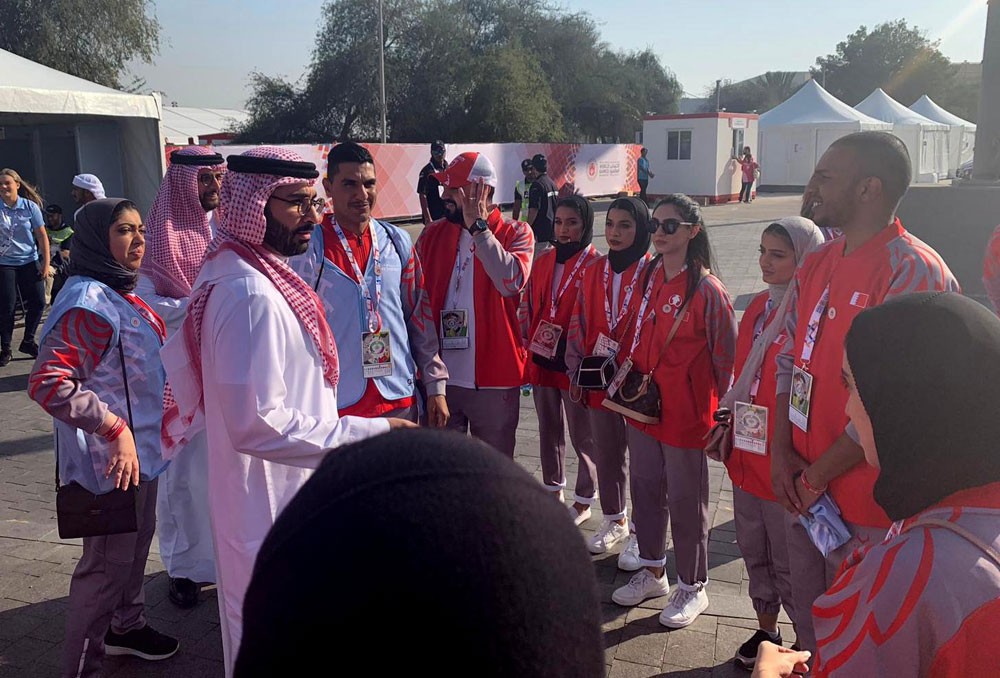 المؤيد يلتقي فريق البحرين التطوعي 