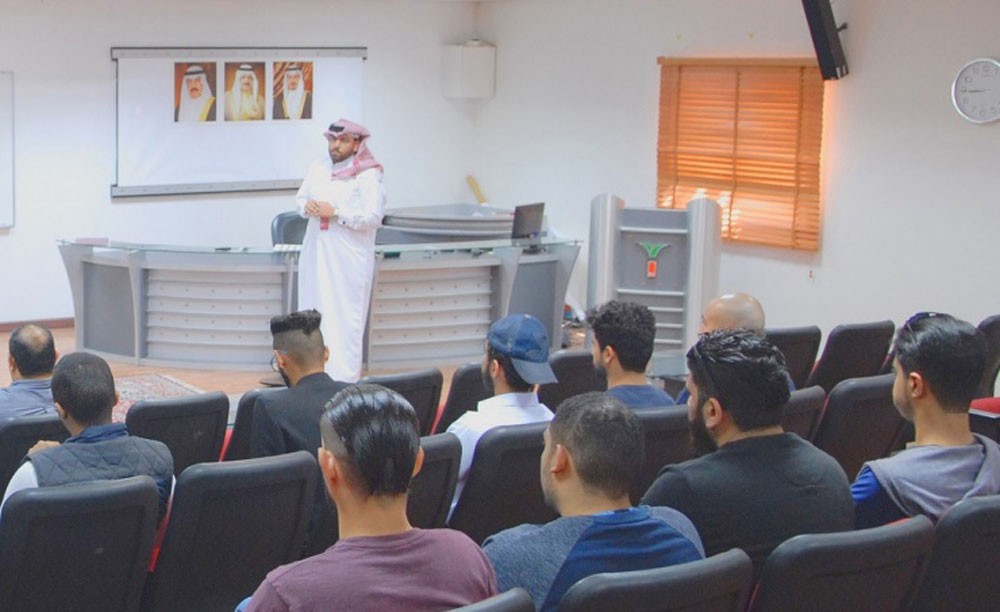 معهد التدريب ينظم محاضرة لمتدربي هندسة المركبات
