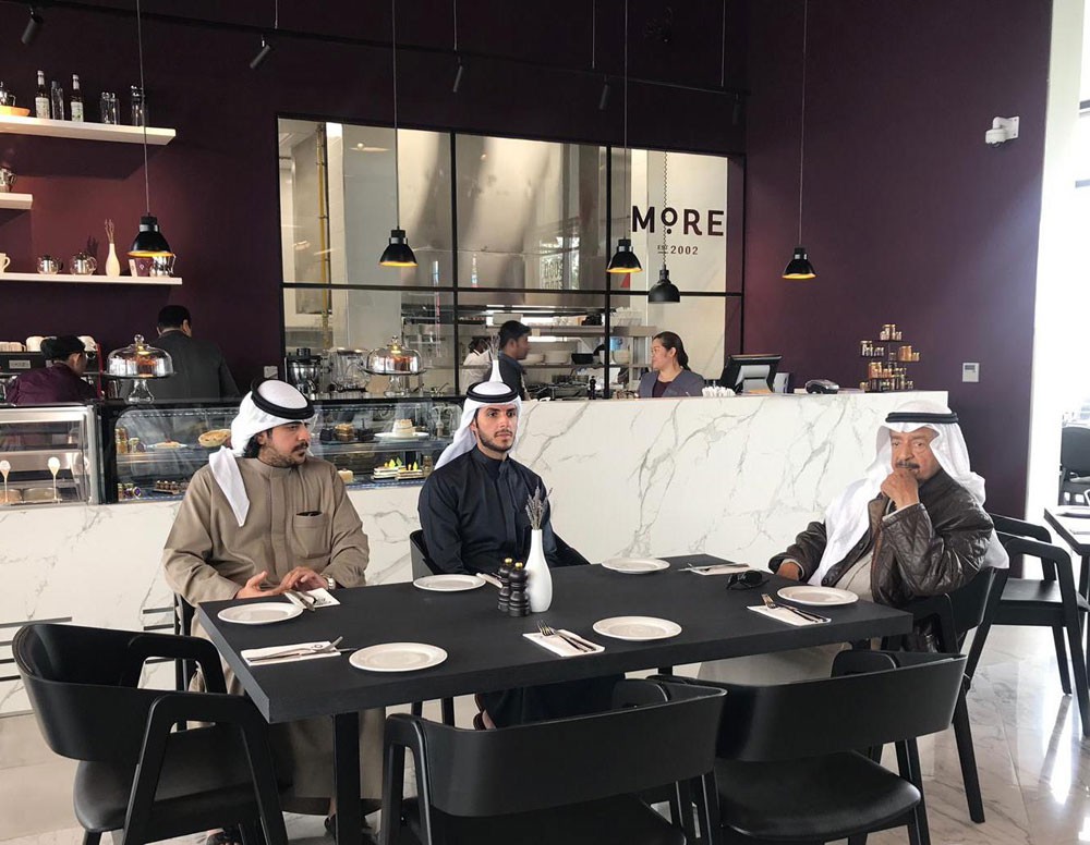 سمو رئيس الوزراء يزور موقع جرافيتي فيليج