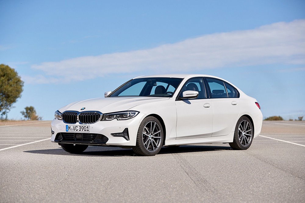BMW تسلم عملائها أكثر من 171,000 سيارة