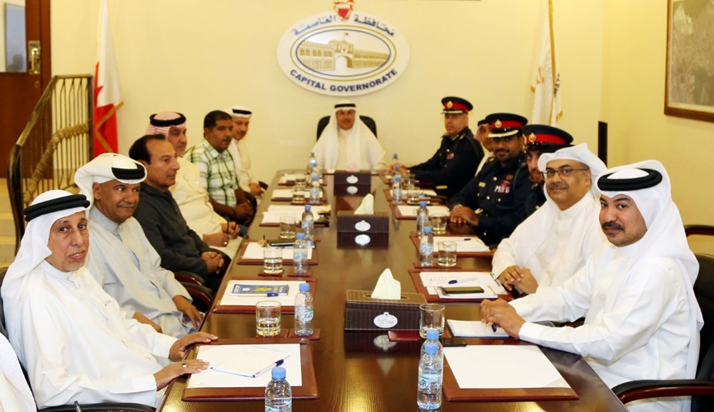 اللجنة الأمنية بمحافظة العاصمة تبحث الاحتياجات الأمنية لـ جدحفص