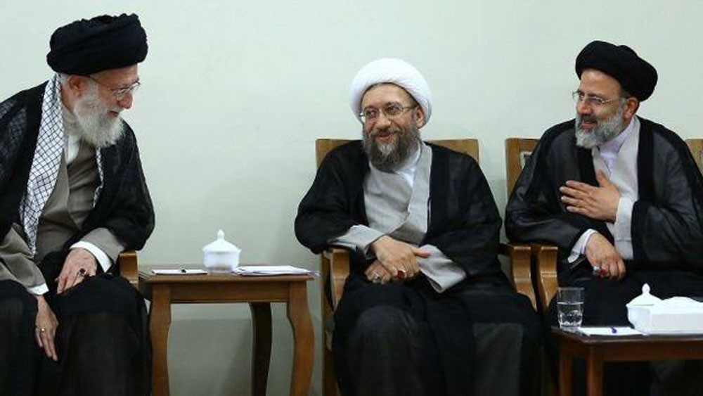 أزمة خلافة خامنئي تلوح.. والأصابع تشير لشيخوخة النظام