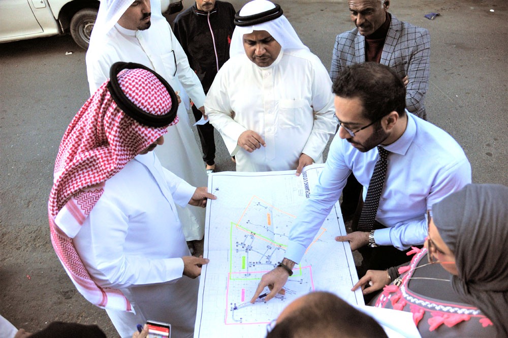 "الأشغال" تبحث مع العسومي مشاريع الطرق 