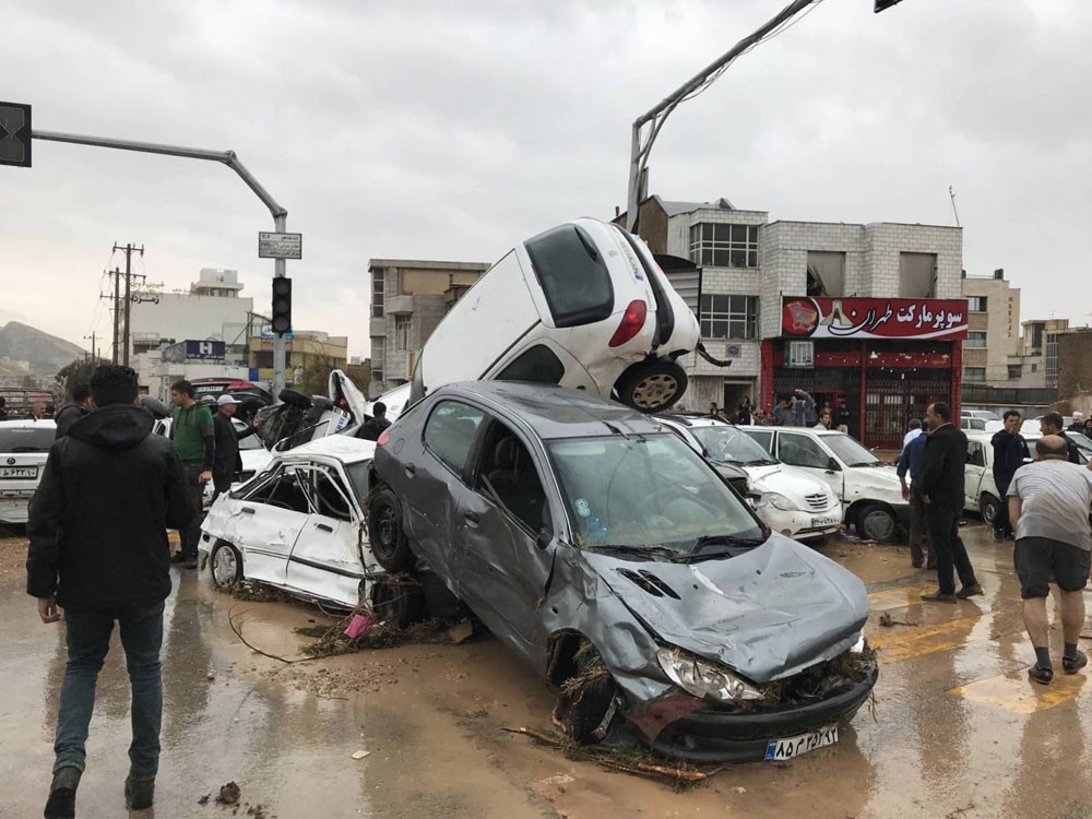 السيول تغرق محافظات إيرانية.. وسقوط قتلى
