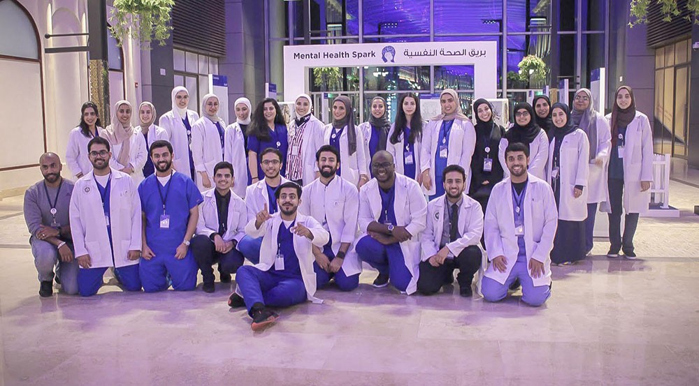 600 زائر لمعرض طلبة جامعة الخليج العربي للتوعية بالصحة النفسية