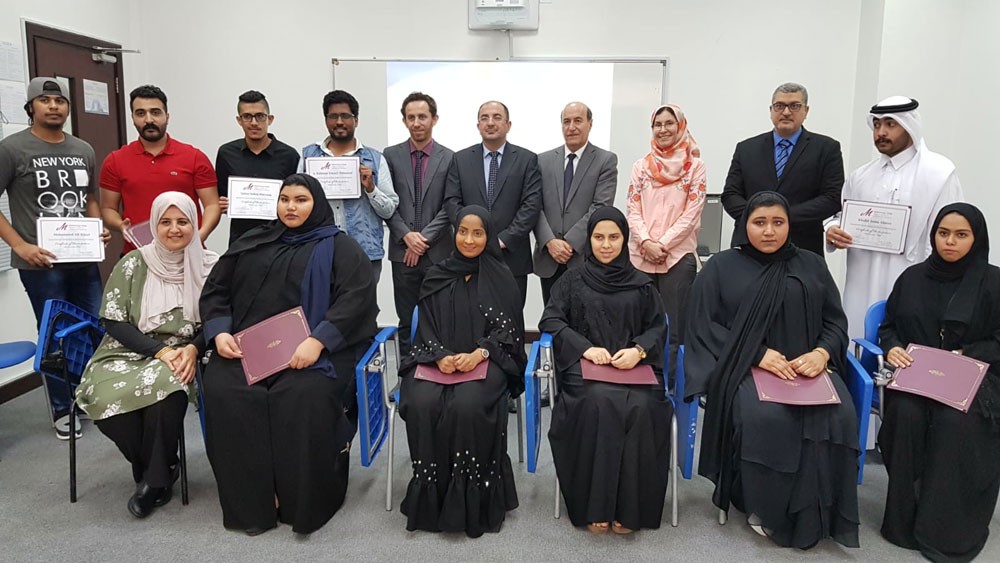 الجامعة الخليجية تُكرّم الطلبة المشاركين في دورة الإبتكار وريادة الأعمال
